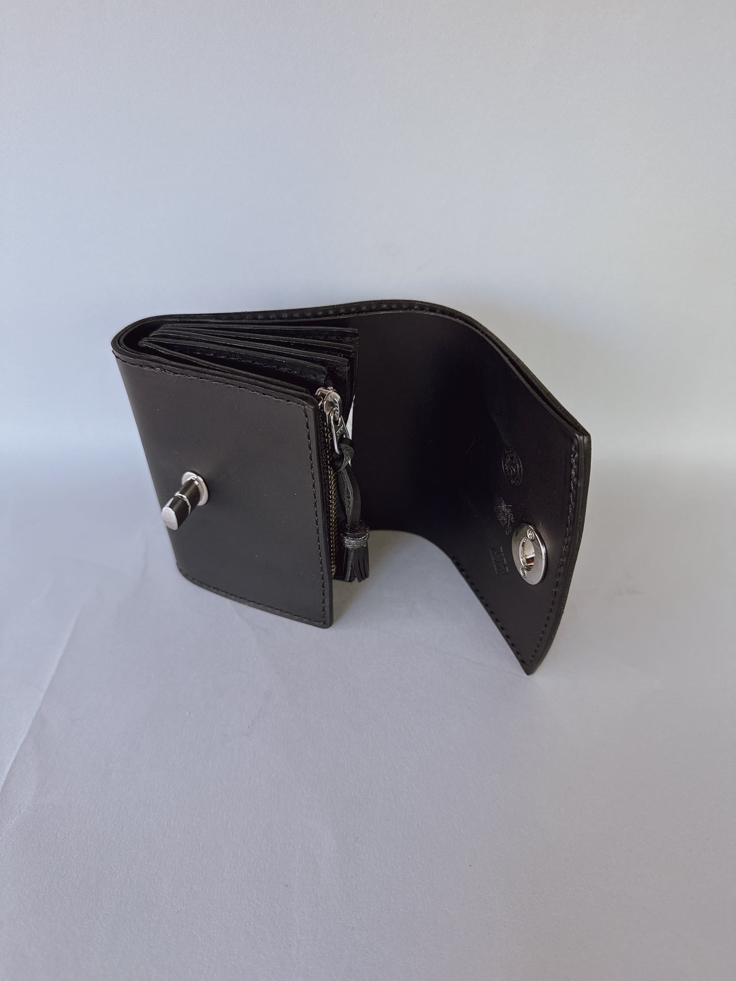 R&D.M.Co- SMALL TWIST LOCK WALLET（7685）