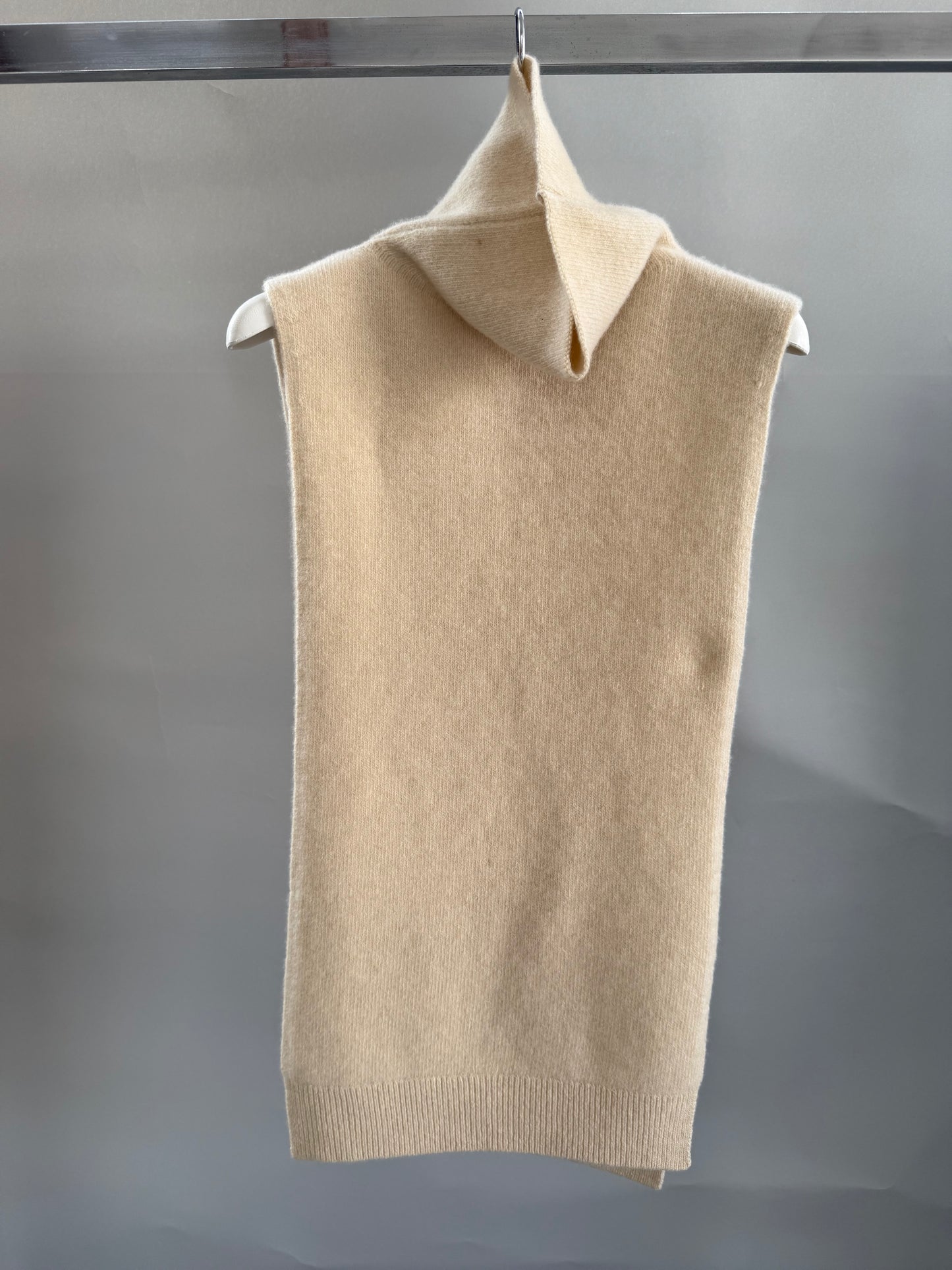 christian wijnants KNITTED BIB WITH HIGH COLLAR（WRW8586KELSHI）